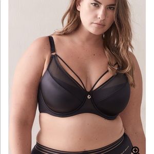 Ashley Graham Demi cup Diva bra